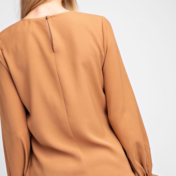 *NEW* TAN TWIST-FRONT LONG SLEEVE BLOUSE WITH RUFFLE CUFF - Picture 4 of 6